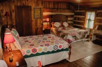 Rustic 1800s' Log Cabin with Modern Amenities on an Old Farm close to Owensboro