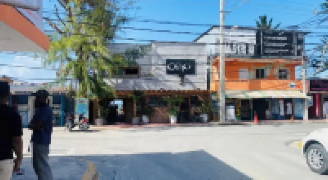 Roomy, 4 minutes to  beach and restaurants,  or you can also walk