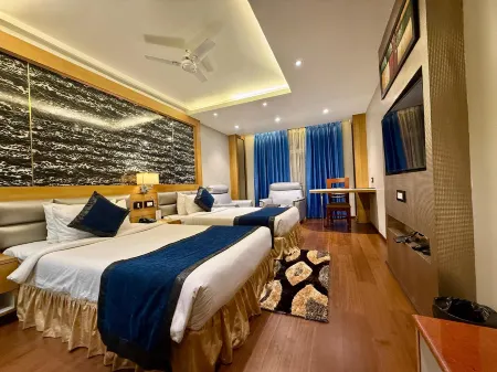 The Grand Empire A Boutique Hotel Отели рядом с достопримечательностью «Ramdas»