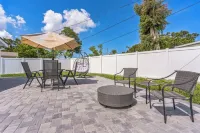 3-bedroom/2Bathroom House with Parking, High Speed WiFi and Large Outdoor Patio Hotels near Largo Bazaar