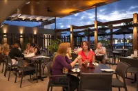 Browns Plains Hotel - parking
