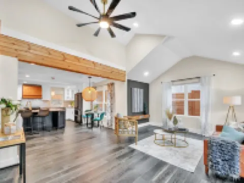 Spacious Modern Cottage with 5 Bedrooms Close to Airport, 黑普維爾酒店