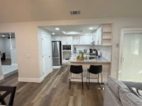 "Golden Retreat –3BR/2BA Escape" located in the top neighborhood in Madera Hoteles en Madera