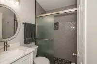 Heart of Mainstrasse Apt 2