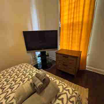 Family Friendly 2 Bedroom Full Kitchen Free Laundry Work Space Rooms