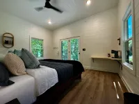 Mirror Cabin - Reflections Hotels in Transylvania County