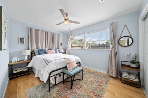 Walk to Downtown, 3 Bedrooms, 2 Bath, Family Friendly House