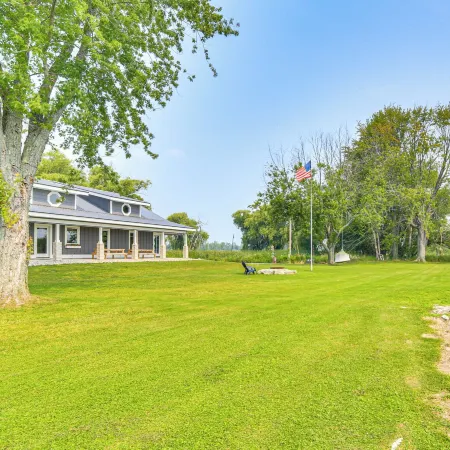 Dock & Panoramic Bay Views: Oconto Retreat!