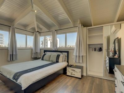 Luxurious penthouse - couples/families 2br minutes from TLV center free parking