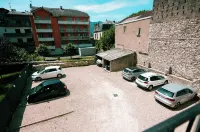 Studio 6 in city center with parking