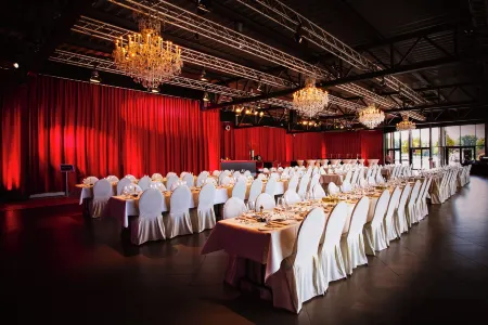 Hampton by Hilton Potsdam Babelsberg Отели в г. Нутеталь