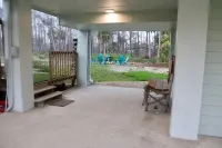 New Listing! King Bed/Ice Machine/Boat Parking