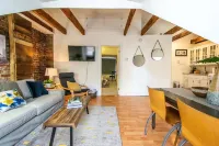 Wonderful Loft in Historic DT