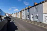 The Terrace by the market.2 bedroom terraced house close to the centre of town. Hotel a Guisborough