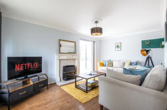 Beautiful 3 Bedroom Home Perfect for Long Stays in Chelmsford