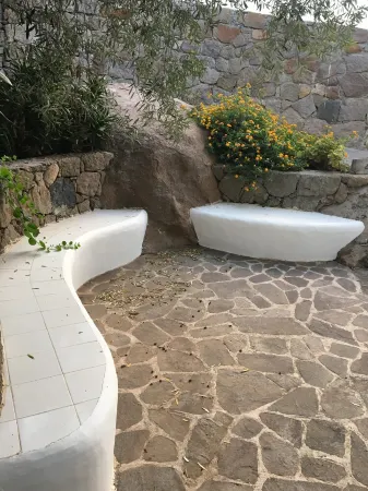Cottage with large garden in the center of Panarea