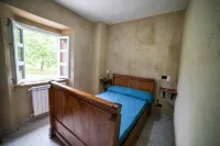 Podere di Emore - n. 3 - App. on the Francigena with swimming pool and Wi Fi