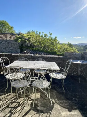 Grande Maison Familiale Avec Piscine Dans le Coeur du Village de Goult