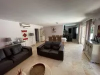 Villa les Lauriers Roses heated pool 10 min Avignon Hôtels à : Tavel