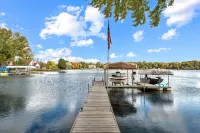Charming 3-bedroom lake house in Waterford with amazing views