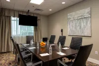 羅利卡瑞聯想中心歡朋飯店及套房