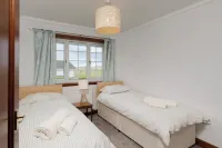 Beach holiday home 5 minutes' walk to Luskentyre Beach