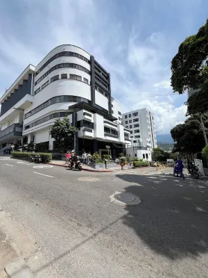 Charming 2-bedroom apartment in peaceful Floridablanca with great location Hotels in Floridablanca