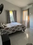 New Cozy Entire Home 2-Bedroom in Private Gated Community / WiFi & AC โรงแรมใน