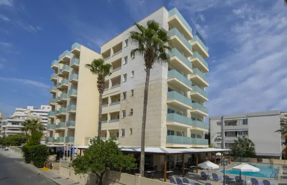 卡派塔紐斯利馬索爾酒店