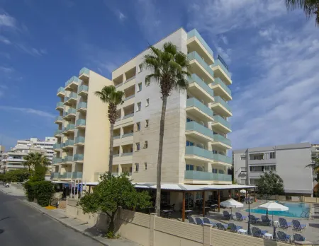 Kapetanios Limassol Hotel Отели в г. Меса Гитонья