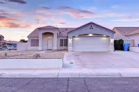 3 bdrm Glendale Home w/ Pool
