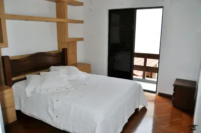 House with pool, barbecue in Morumbi, next Hosp. Albert Einsten .....  호텔