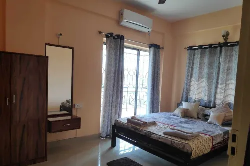 ROMANTIC SERENE  APARTMENT