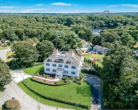 Spacious Waterview Home - Spa, Pool Table & Fireplaces – for Families & Reunion Hoteles en Bourne