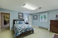 Big Water Landing - great views and private boat landing! Hotels near Keowee Marina | Boat Rentals Lake Keowee