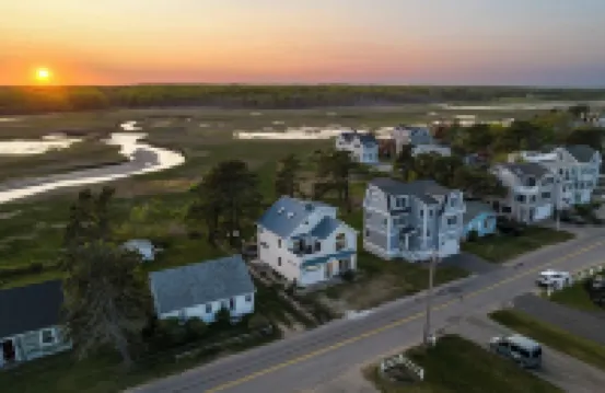 4 Bedrooms Beach house in beautiful Wells. AC, HOT TUB & SUNSET included