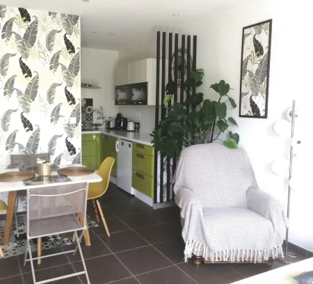 Short-term rental. Two-room apartment Отели в г. Ле Миль