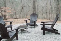 Quaint Secluded 3BR/2BA Cottage w/Fire Pit