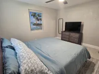 Cozy 2-bedroom house in enjoyable New Smyrna/ Edgewater with AC, WiFi Hotels in Edgewater