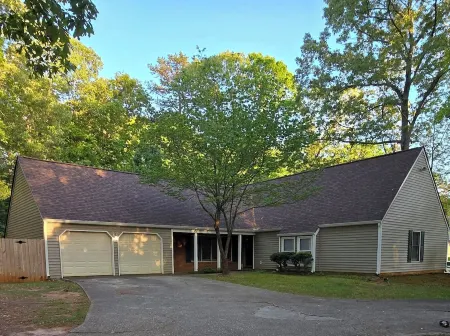 Charming 3-bedroom house with AC, WiFi in brilliant Metro Atlanta