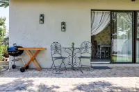 Luxe Suburban Haven 10 mins away from OR Tambo Airport .Load shedding Friendly