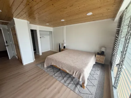 Tranquil 1-bedroom condo on a sandy beach in Hauula