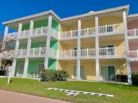 Sunsets In Paradise, third floor condo with breathtaking sunsets and ocean views  호텔