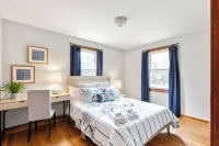 Charming 3-bedroom house with AC and WiFi in wonderful Richmond Hotels near Kroger Marketplace