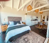 Wildside Cabin with Ocean View & Private Hikes