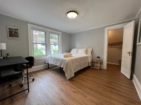 3 Bedroom House minutes to Downtown Charleston WV