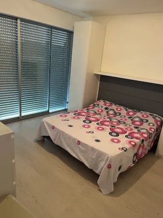 Bright downtown apartment Отели в г. Монтобан