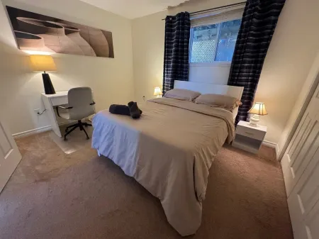 Charming 1-bedroom home near Lakeview Park & Beach