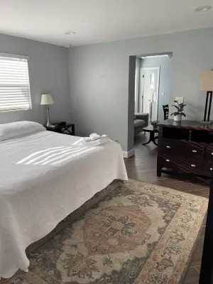 Charming 1-bedroom apartment in beautiful Pompano Beach with WiFi, AC