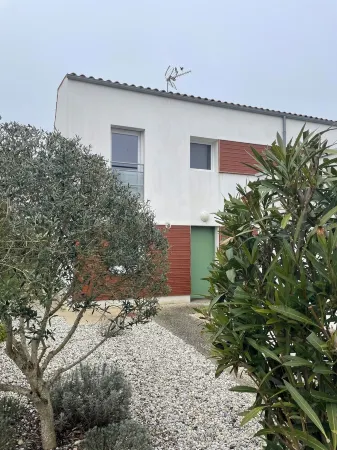 House in Fouras near Espérance beach Отели рядом с достопримечательностью «Fort Vauban»